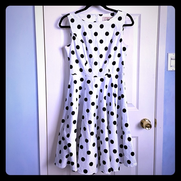 🎉 2/$20 🎉 BNWOT - polka dot swing dress - Picture 2 of 6